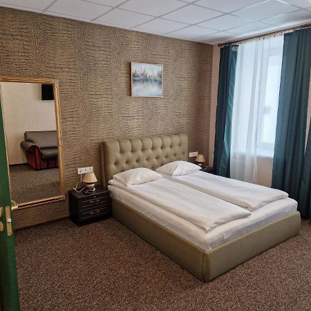 Central Hotel With Free Parking Riga Exterior photo