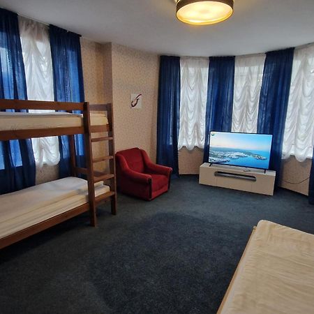 Central Hotel With Free Parking Riga Exterior photo