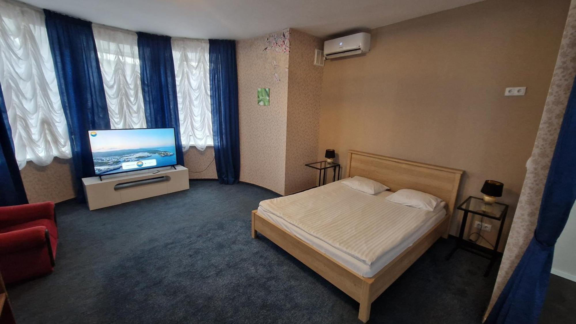 Central Hotel With Free Parking Riga Exterior photo