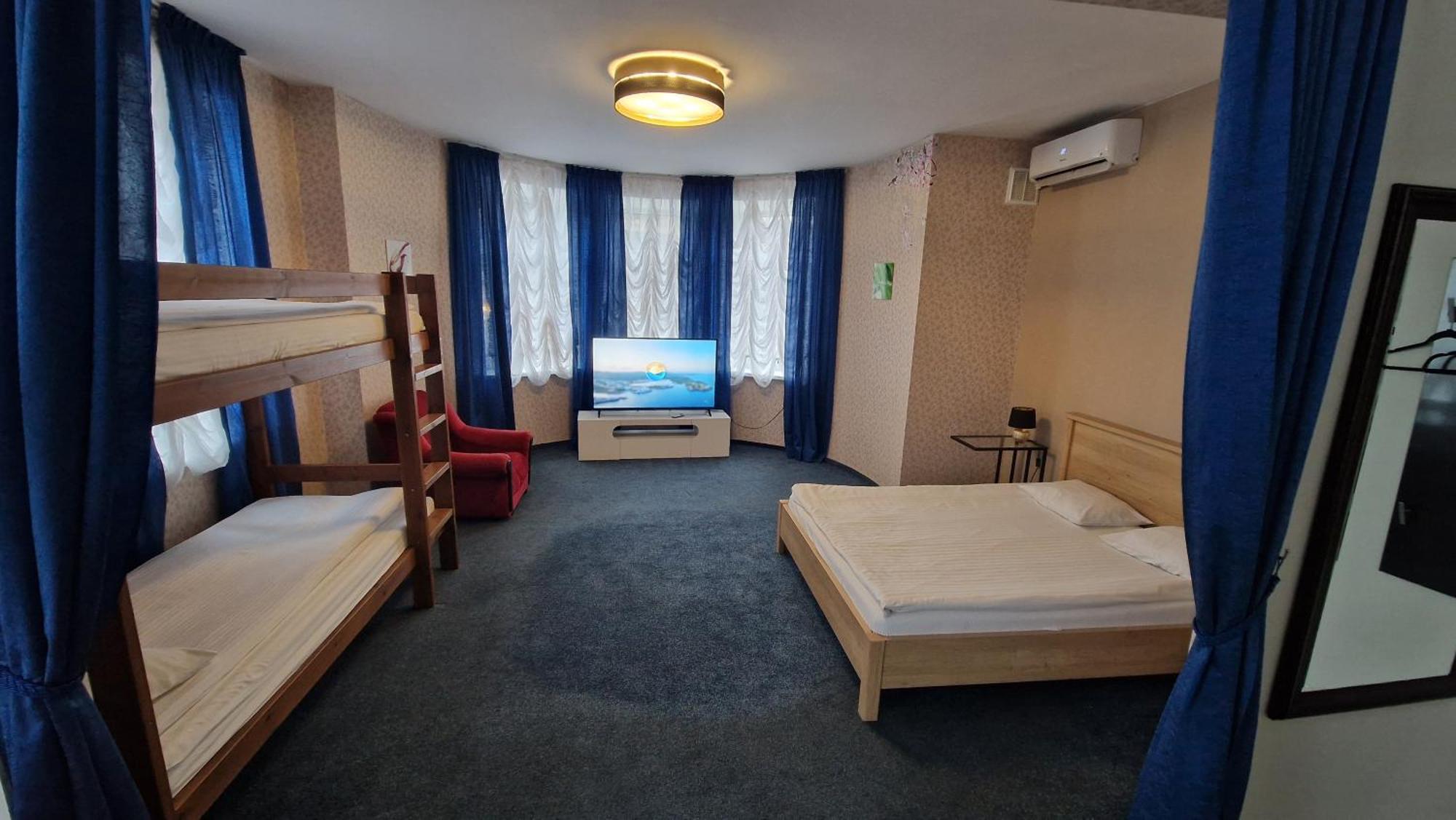 Central Hotel With Free Parking Riga Exterior photo